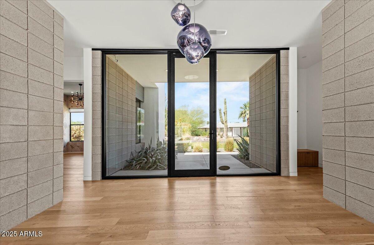 Property Photo: 5301 N 43rd Street AZ 85018
