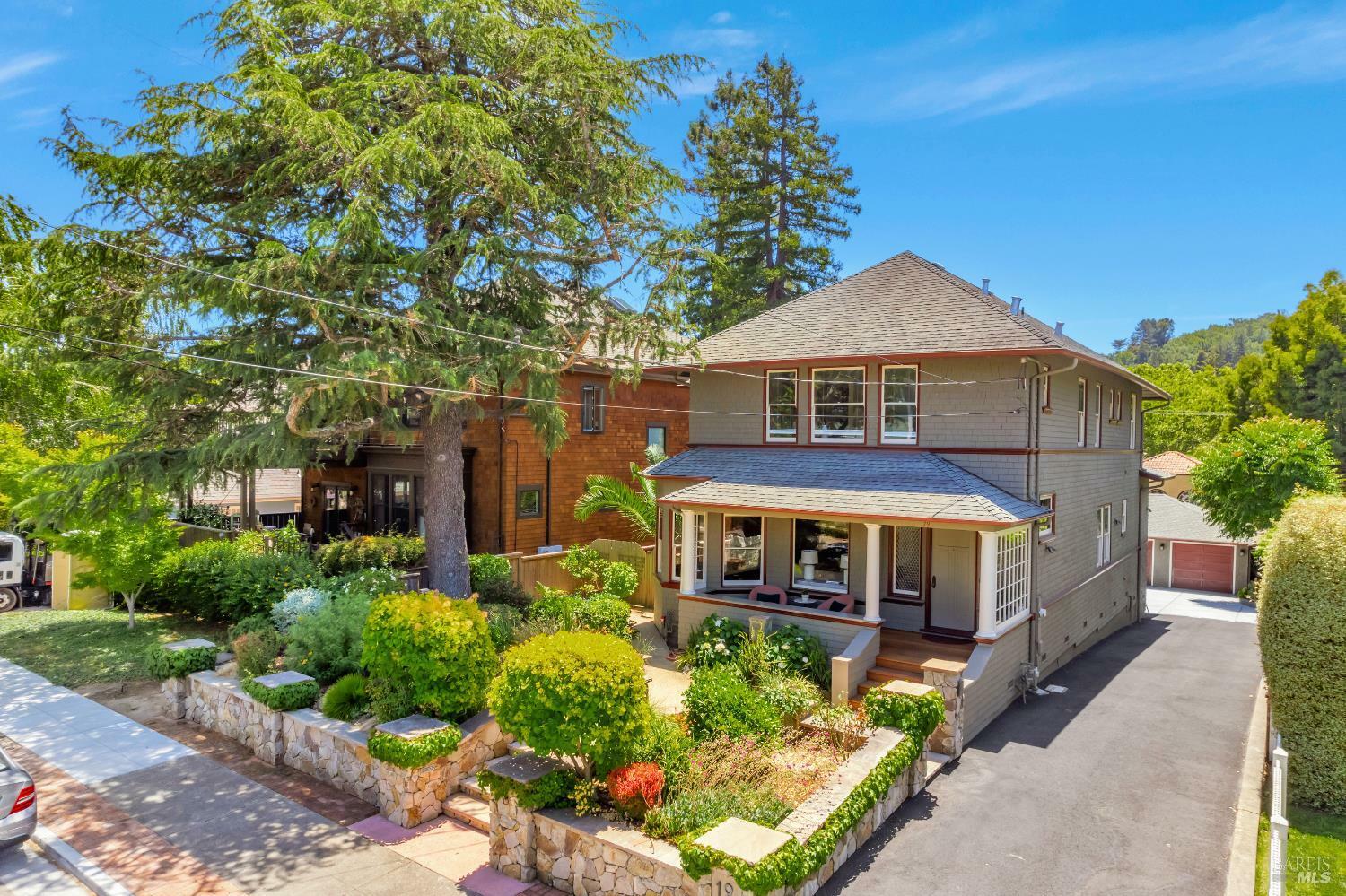 Property Photo: 19 Harcourt Street CA 94901
