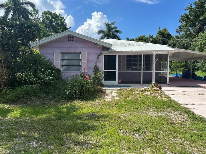 Property Photo: 48 W North Shore Ave FL 33903
