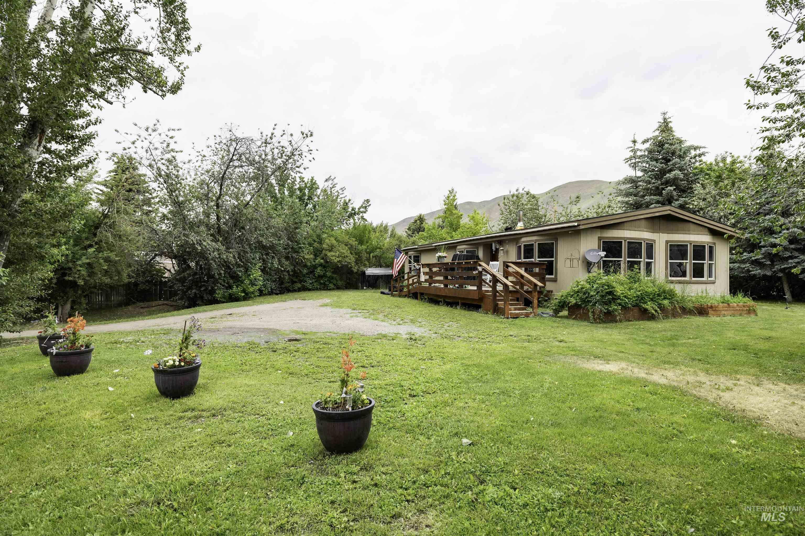 Property Photo:  407 Broadford Rd  ID 83313 