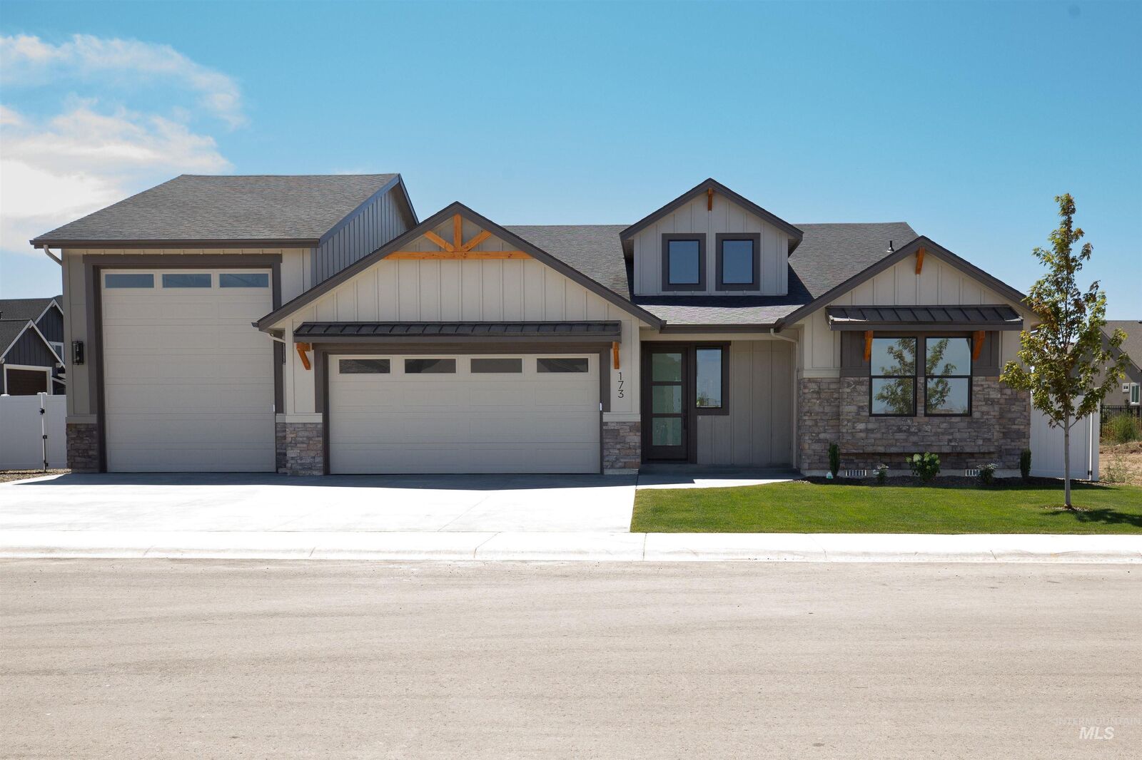 Property Photo: 173 E Jarvis St ID 83642