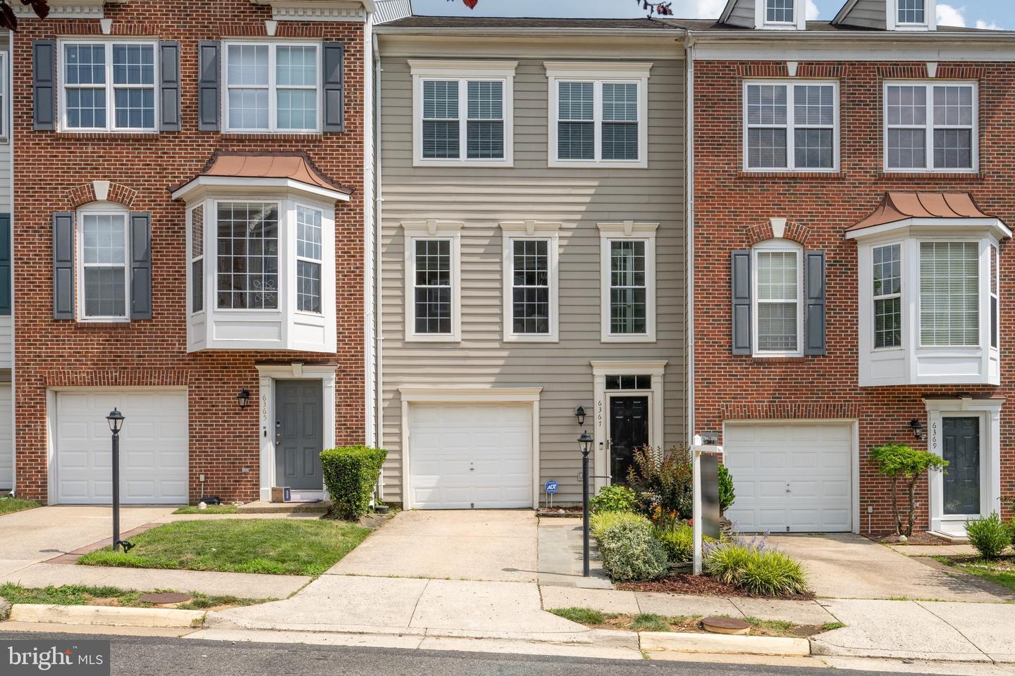 Property Photo: 6367 Levtov Landing VA 22312