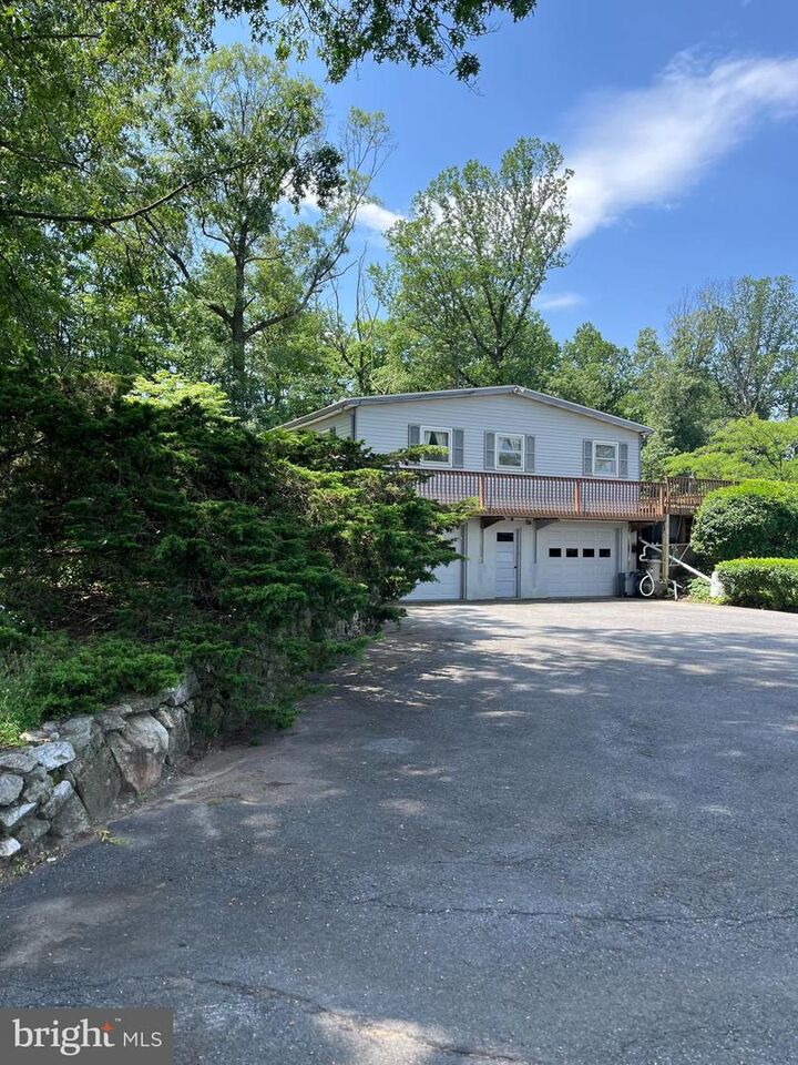Property Photo: 262 Walnuttown Road PA 19522