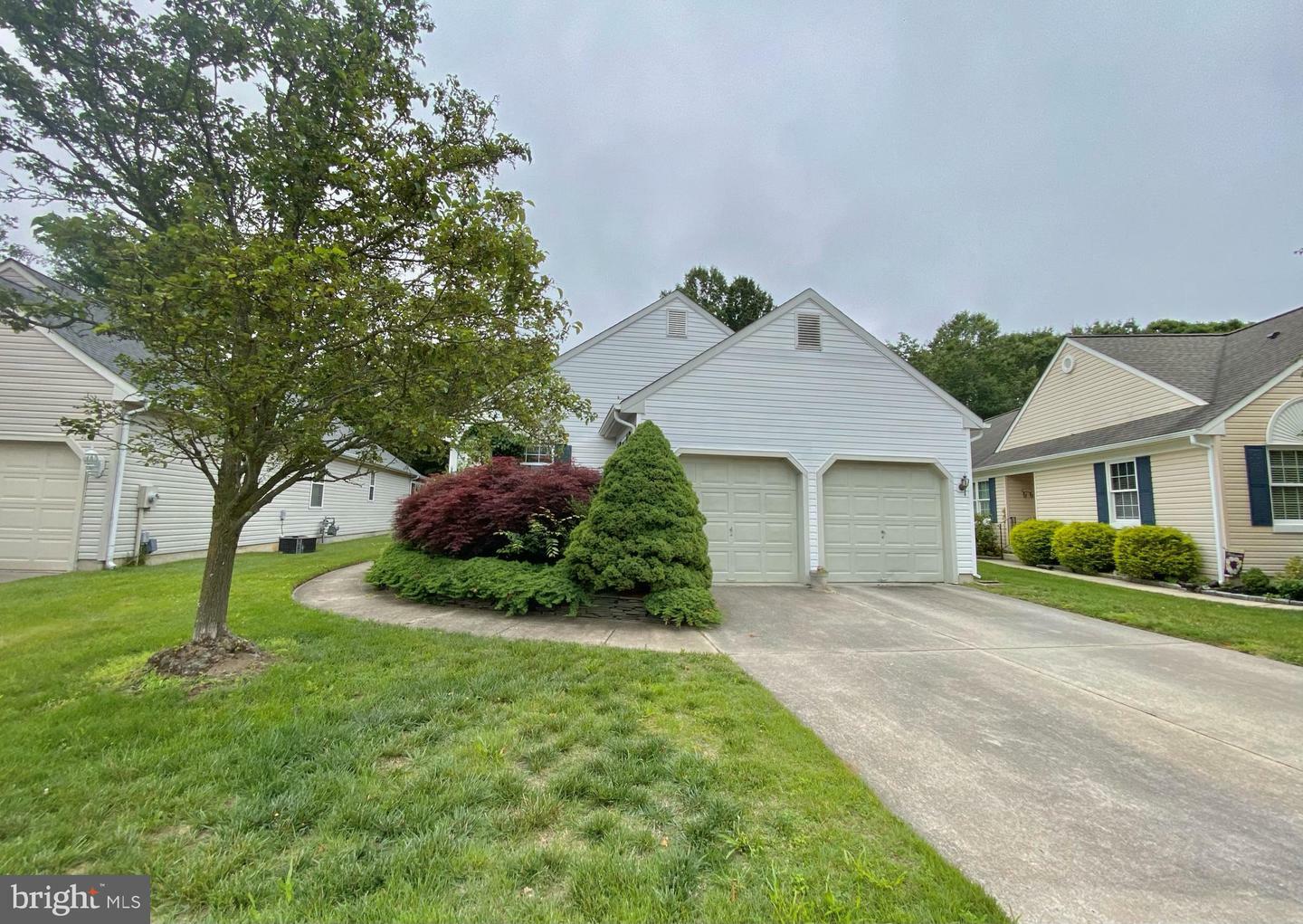 Property Photo: 43 Glenview Way E NJ 08026