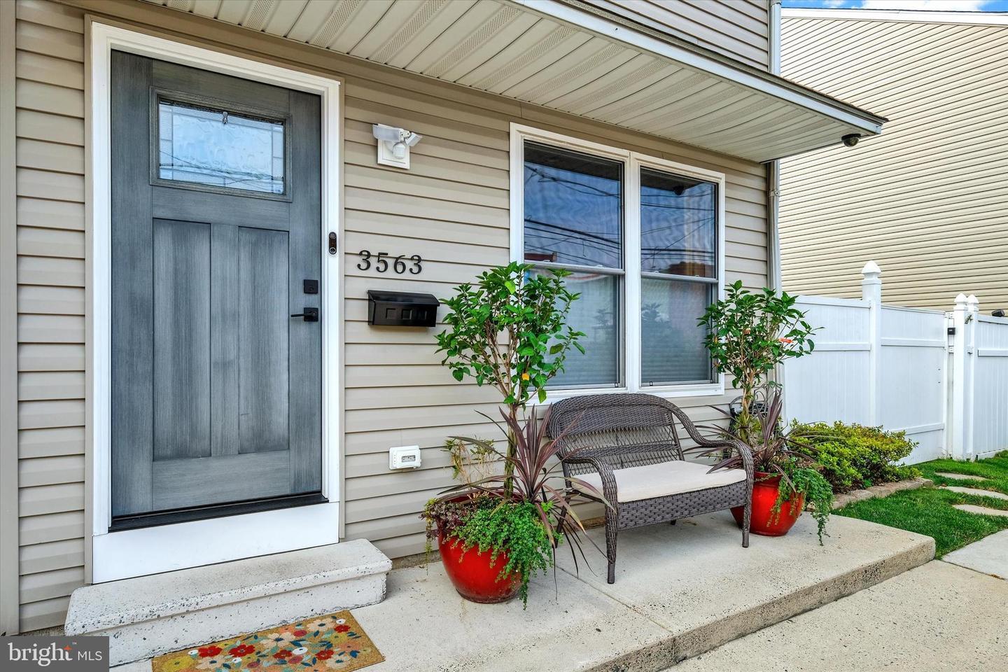 Property Photo: 3563 E Thompson Street PA 19134