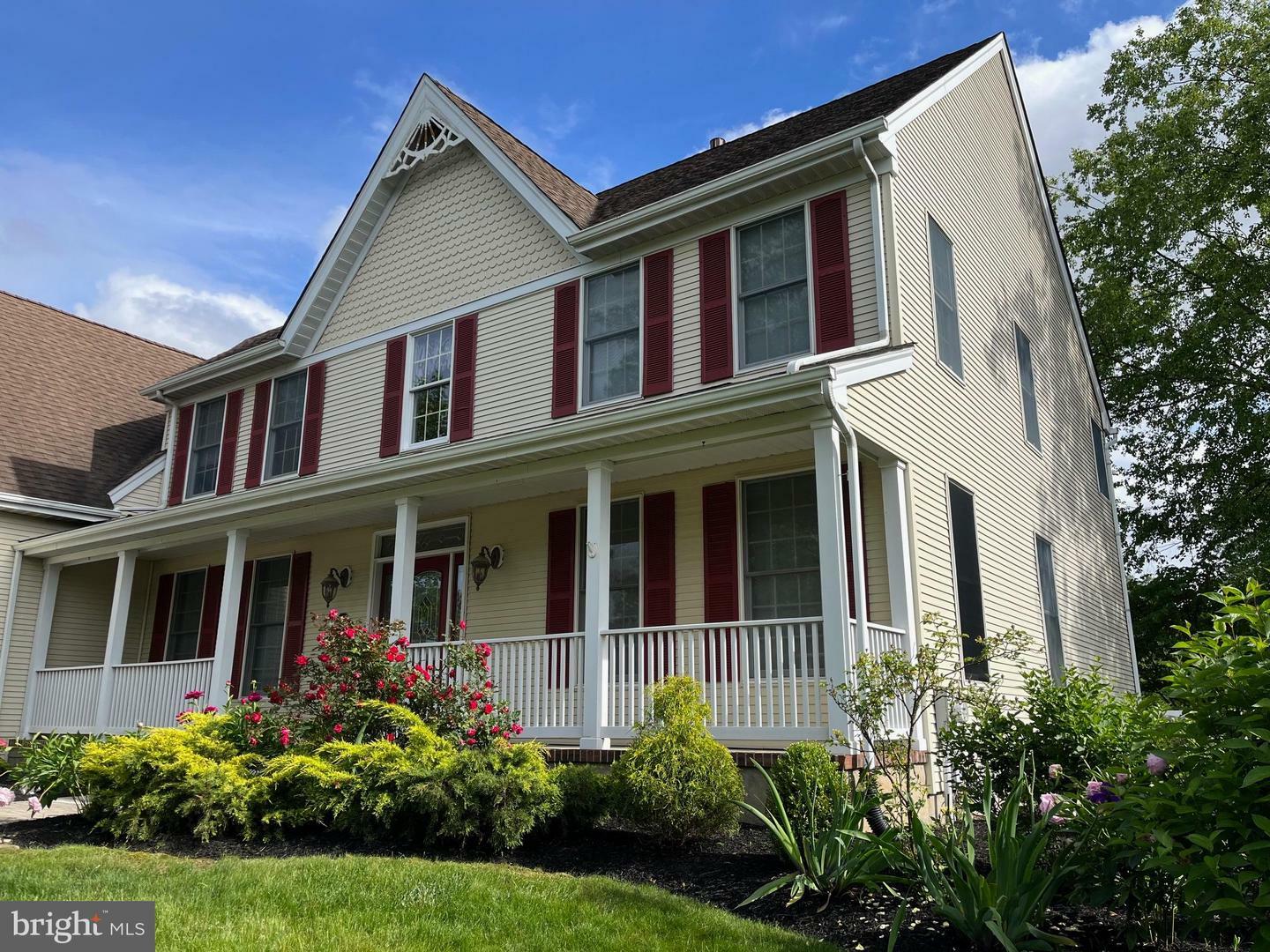 Property Photo:  7 Camas Court  NJ 08536 