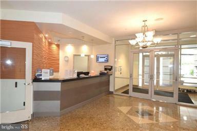 Property Photo:  880 Pollard Street N 504  VA 22203 