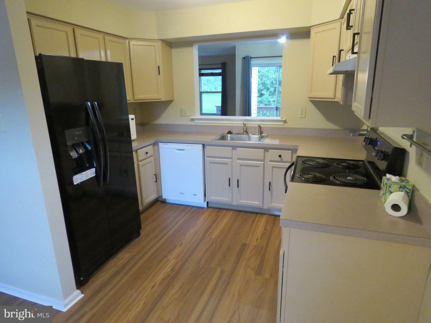 Property Photo: 636 Yale Court PA 19020