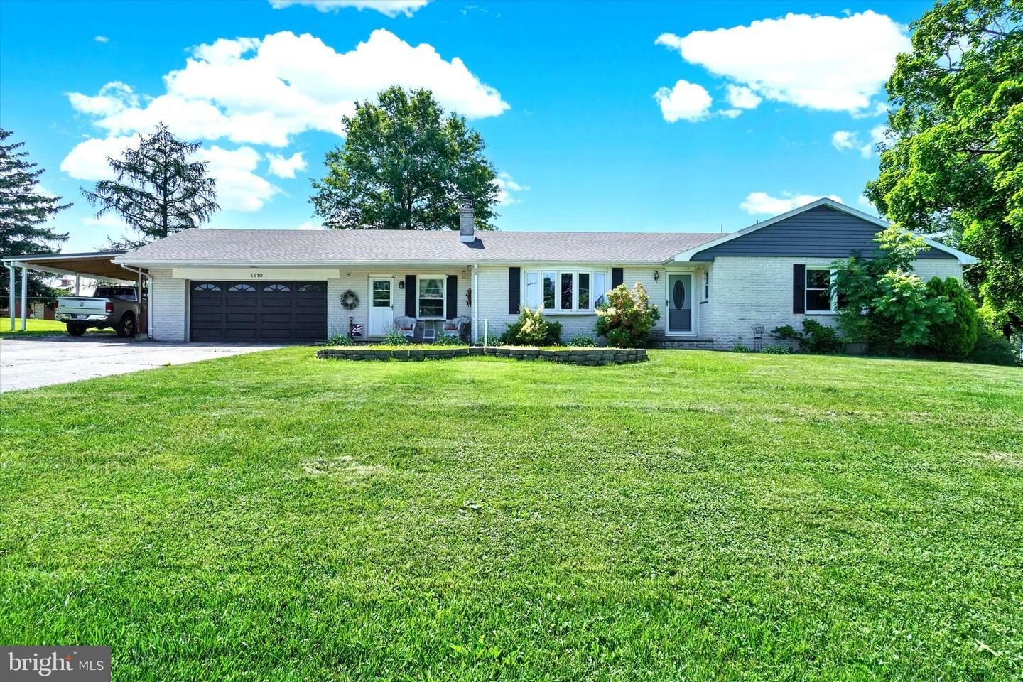 Property Photo:  4610 Paradise Road  PA 17315 