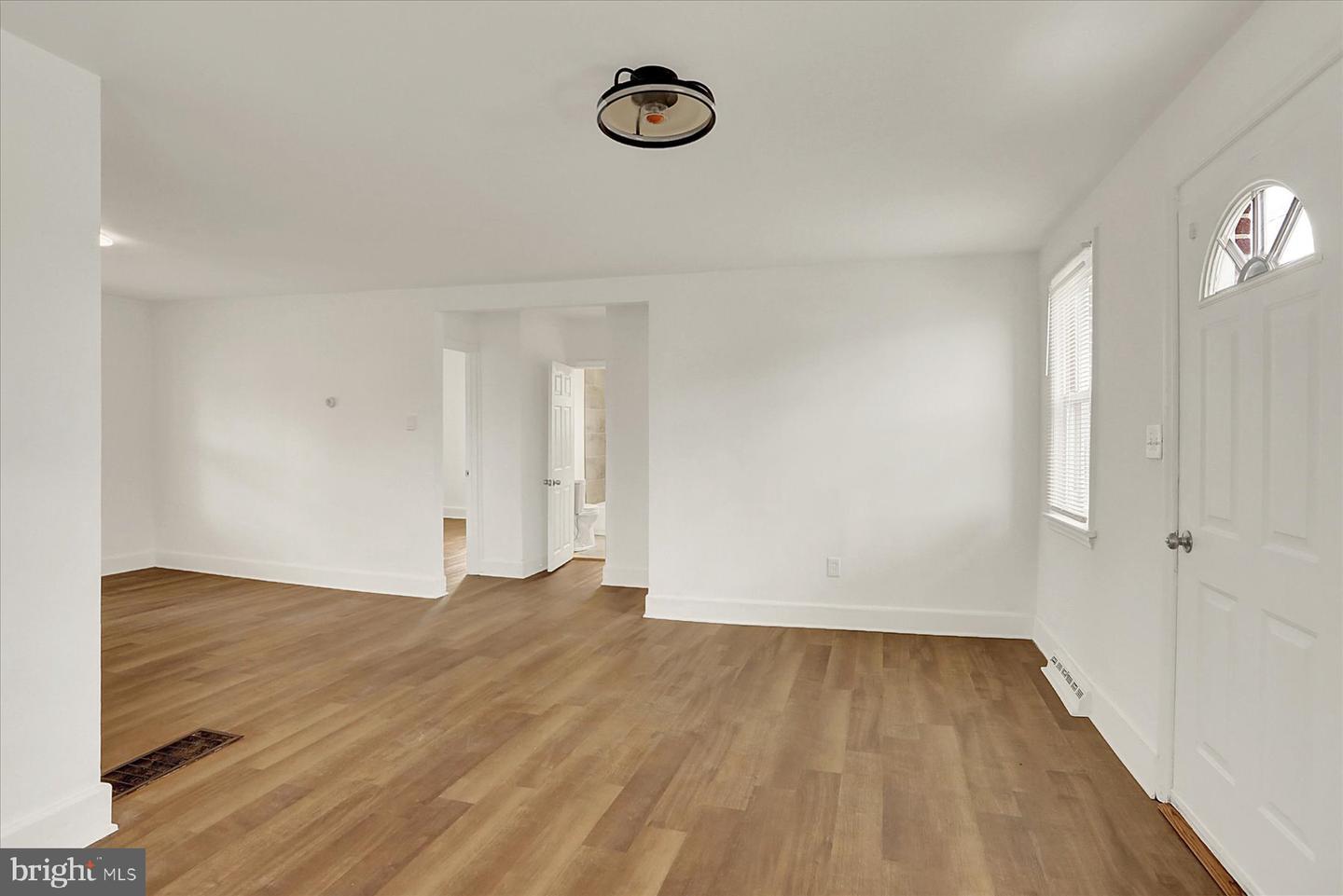Property Photo: 522 E Simpson Street PA 17055