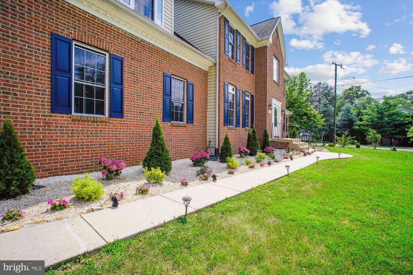 Property Photo: 2907 Dumas Street VA 22306