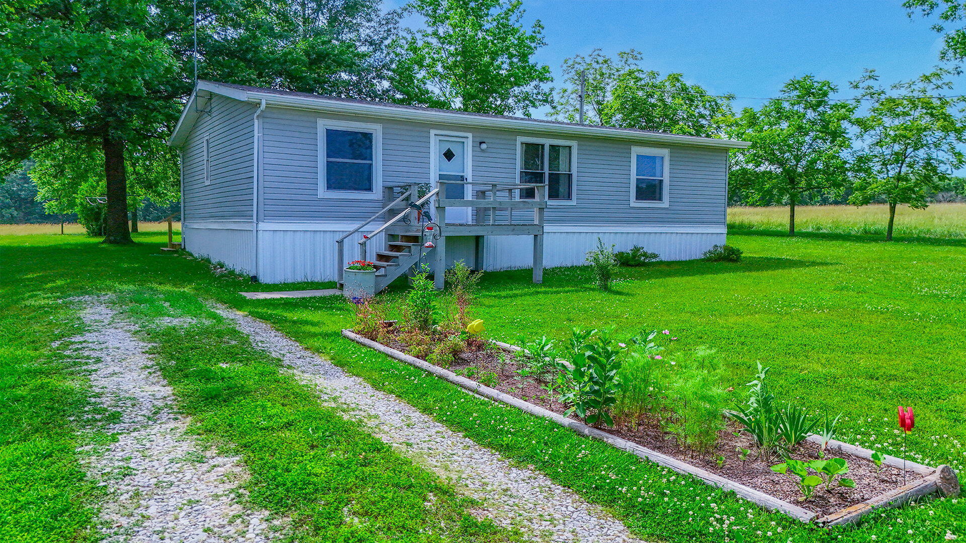 Property Photo: 7459 E Mt Zion Church Rd MO 65255