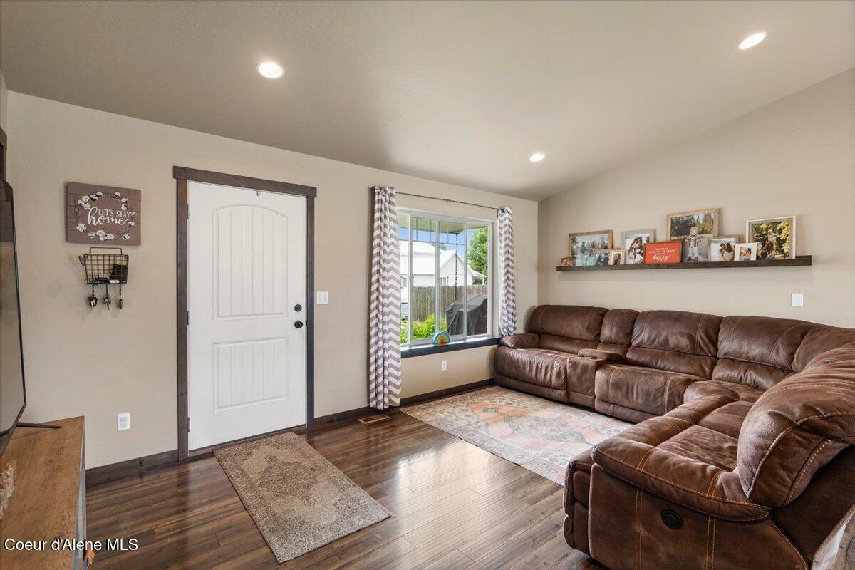Property Photo: 3147 W Craig Ave ID 83854