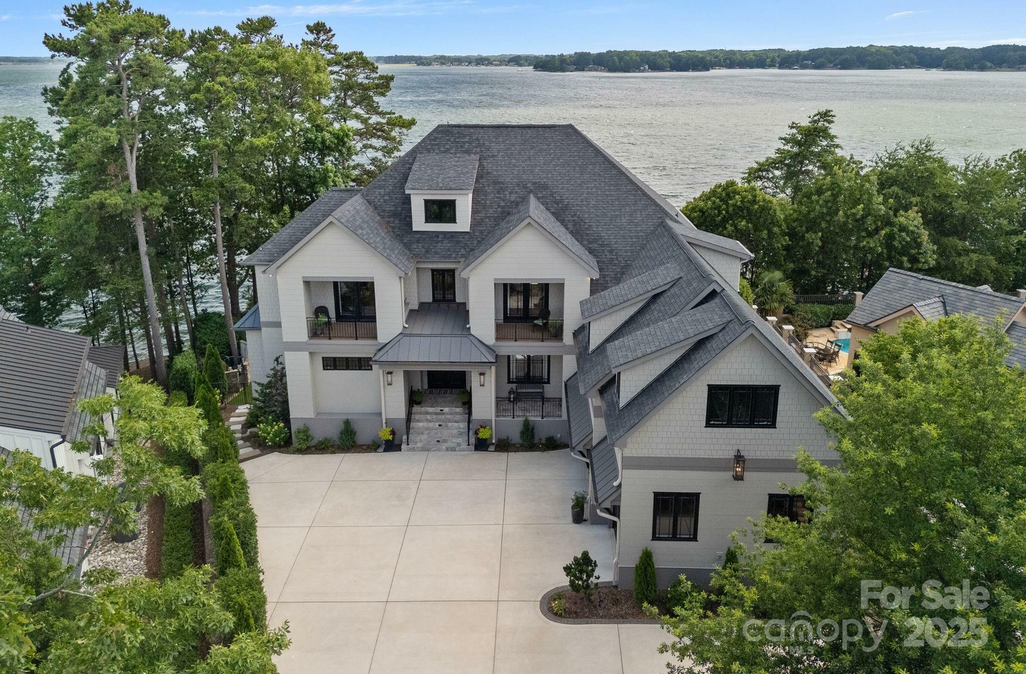 Property Photo:  18007 Harbor Light Boulevard  NC 28031 