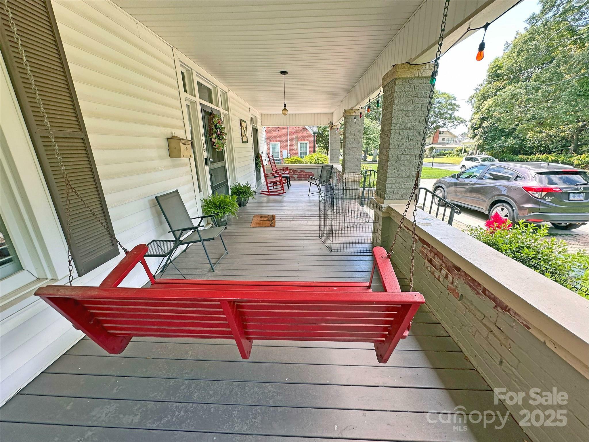 Property Photo: 318 N Laurel Street N NC 28092