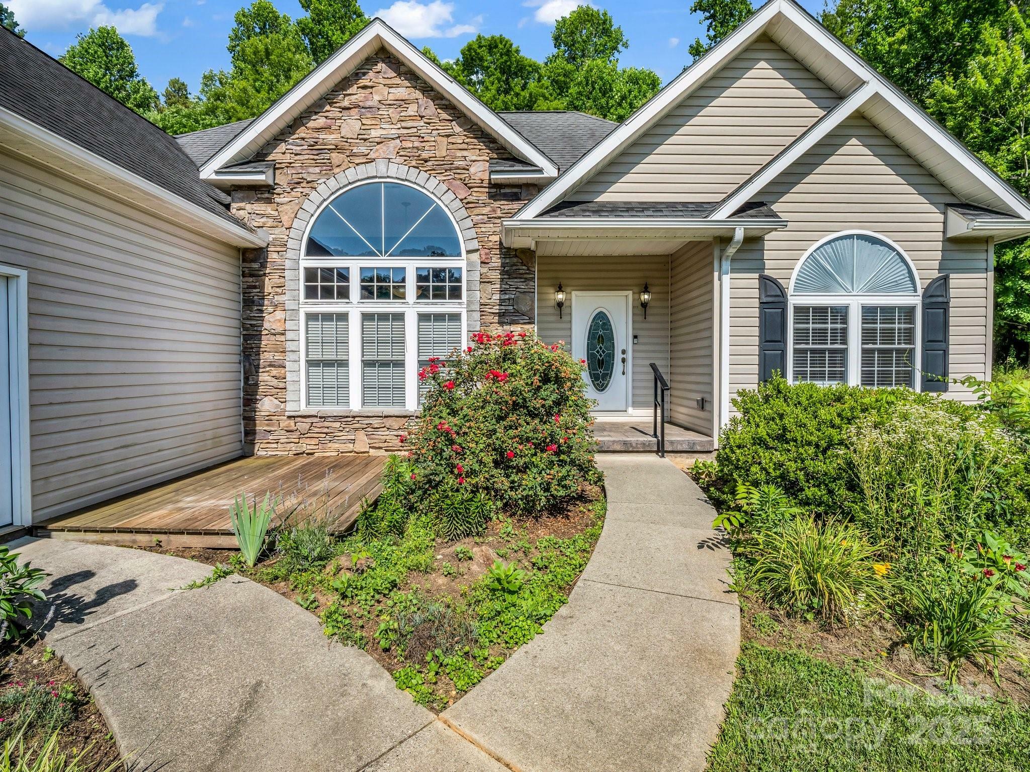 Property Photo: 124 Shadow View Drive NC 28748