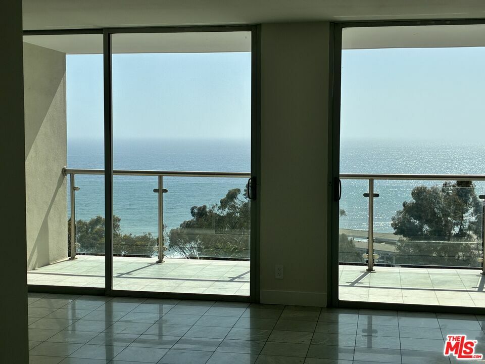 Property Photo: 201 Ocean Ave CA 90402
