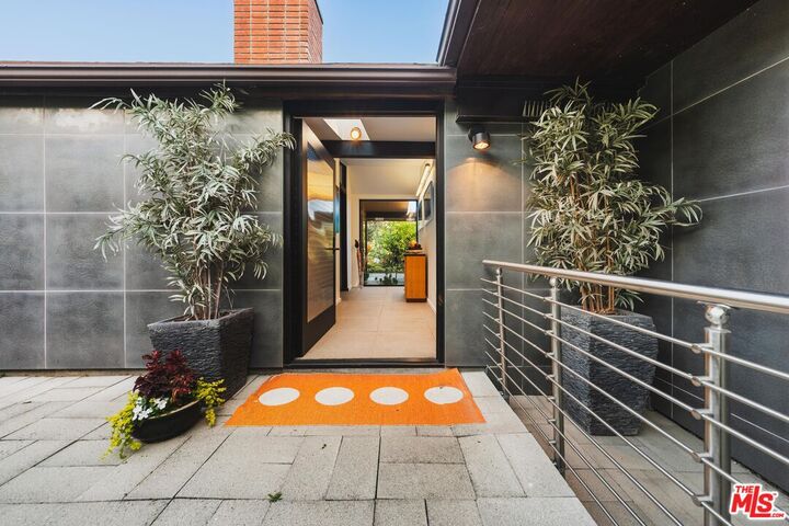 Property Photo:  2718 Claray Dr  CA 90077 