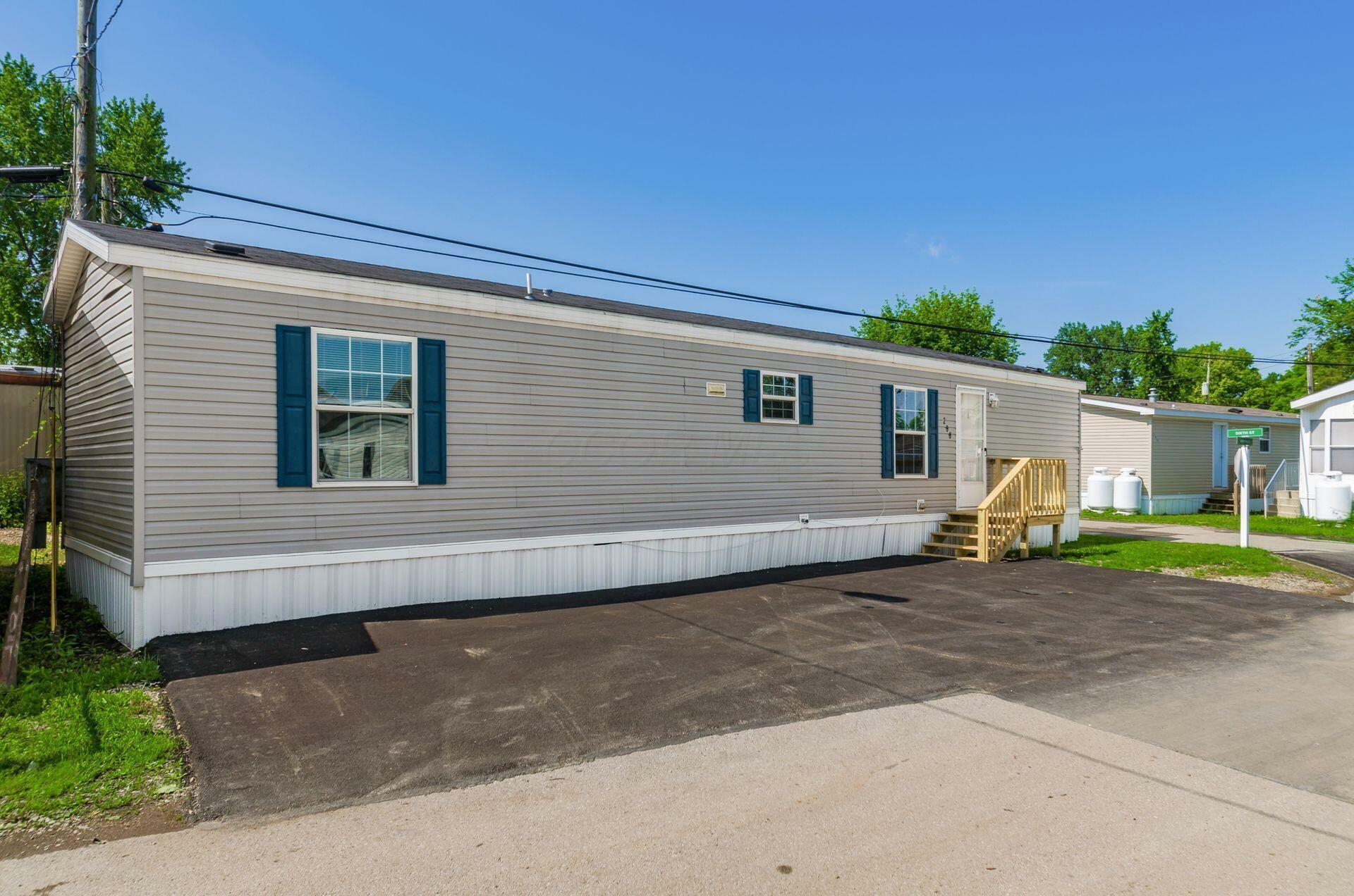 Property Photo: 755 Stelzer Road OH 43219