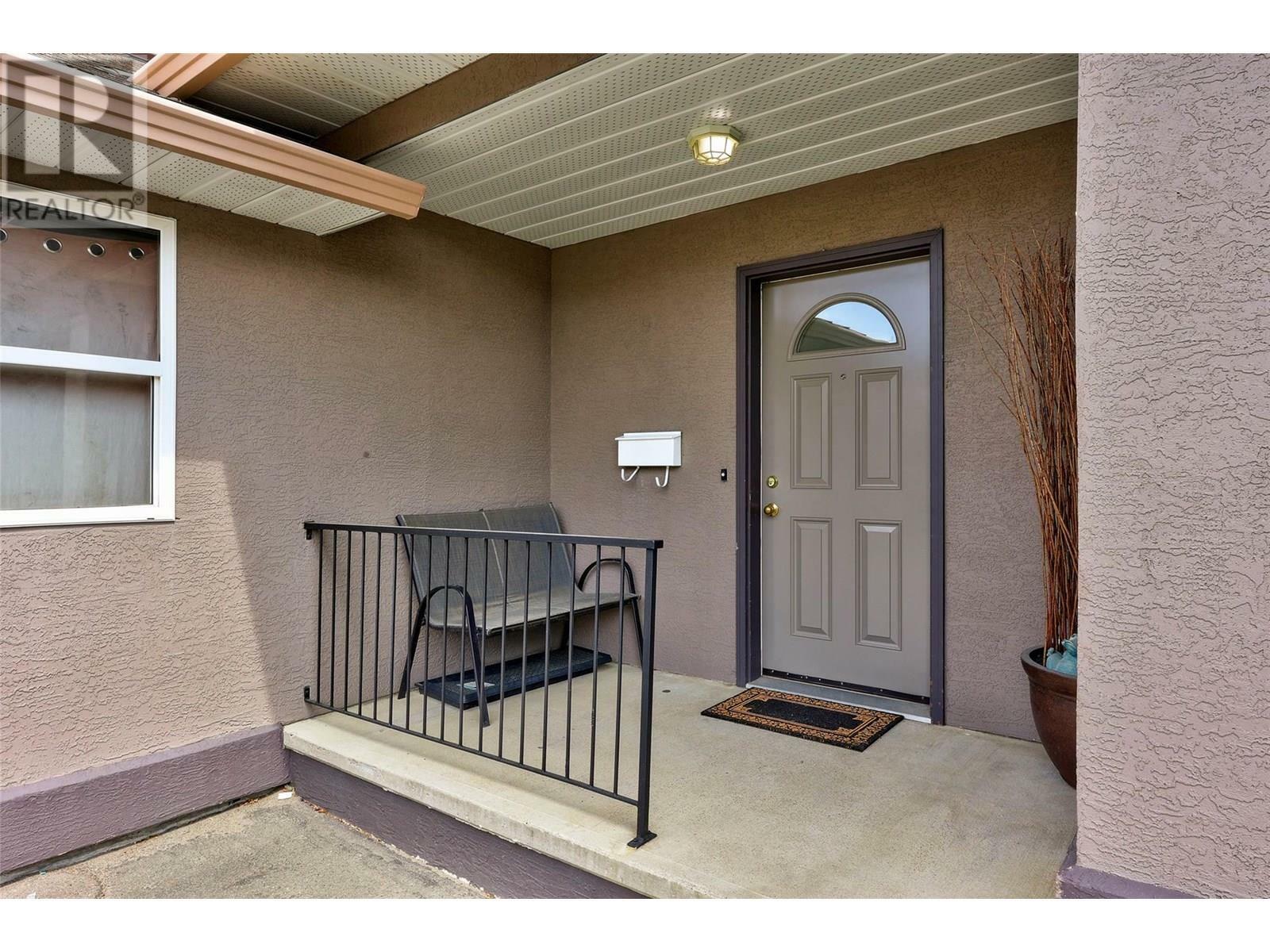 Property Photo: 1750 McKinley Court 27 BC V2E 2N5