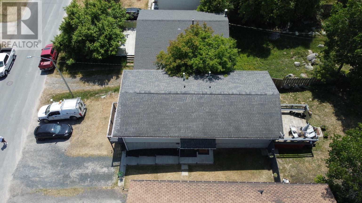 Property Photo:  118 Minto Crescent  ON P9N 3K2 