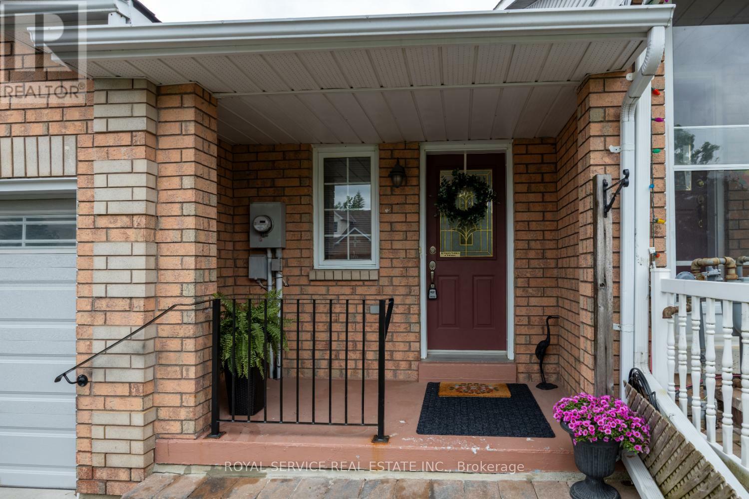Property Photo: 1275 Eagle Crescent ON K9K 2K6