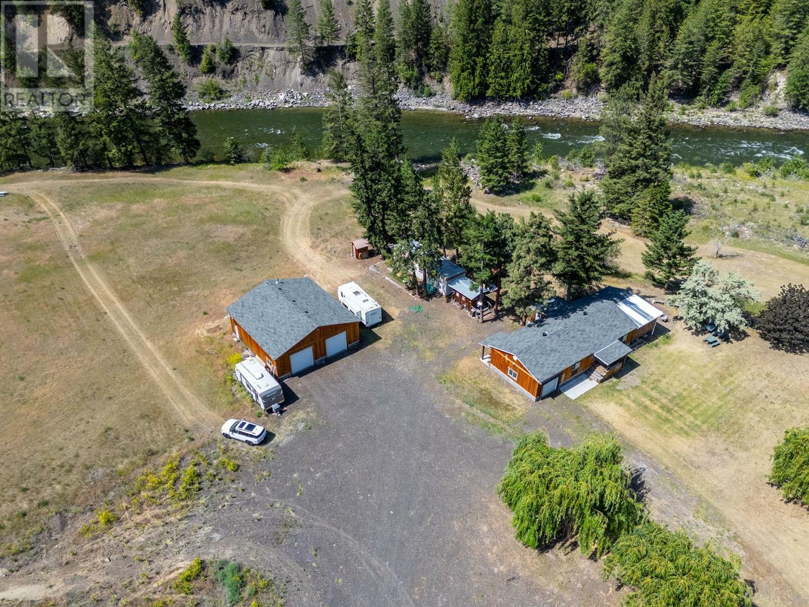 Property Photo: 6097 Highway 3 Other BC V0X 1N1
