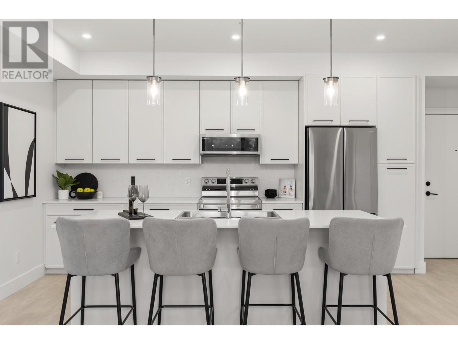 Property Photo: 1220 Pacific Avenue 406 BC V1Y 5T7