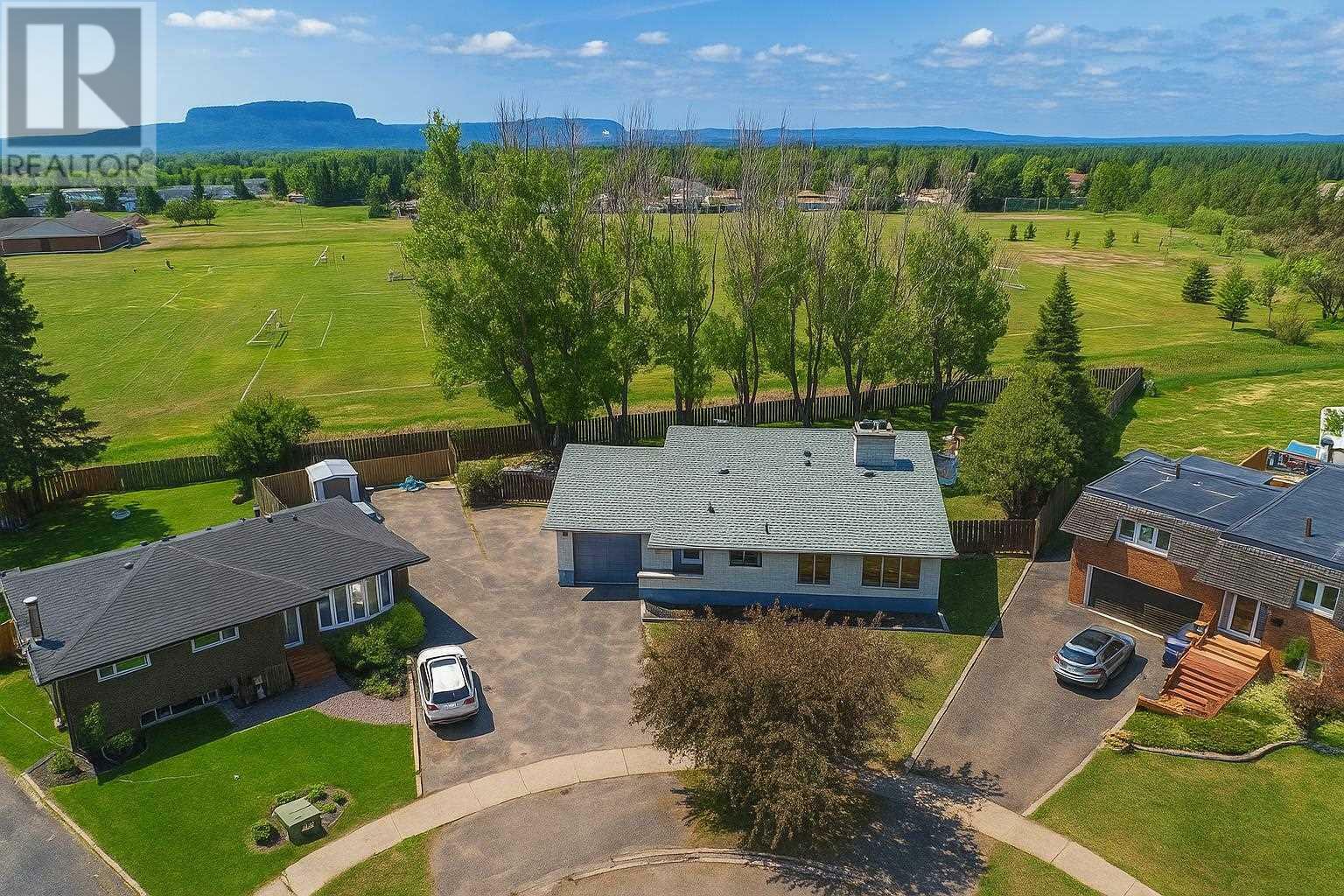 Property Photo: 530 Ryerson Pl ON P7C 5R9