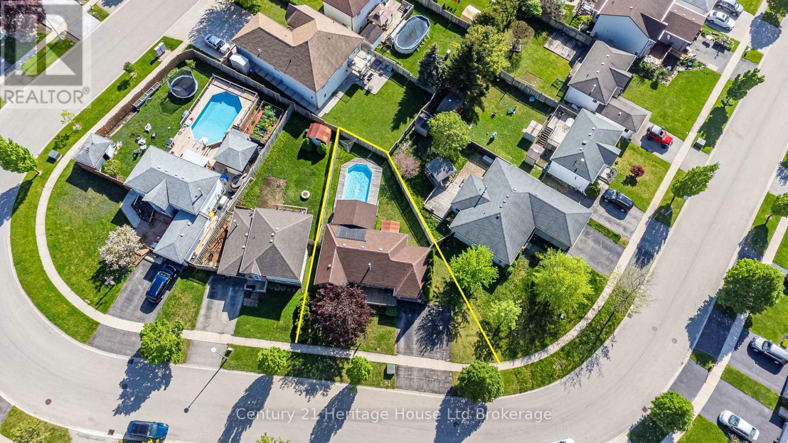 Photo de la propriété: 42 Pebble Beach Court ON N4S 8X2