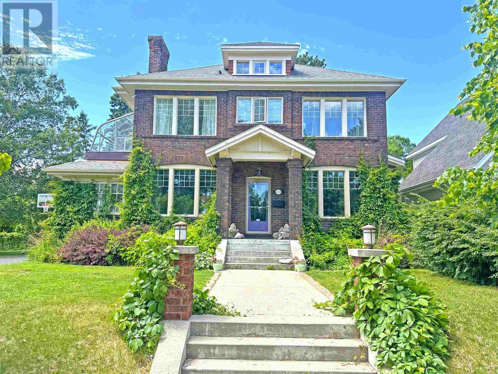 Photo de la propriété: 124 Summit Ave ON P7B 3P1