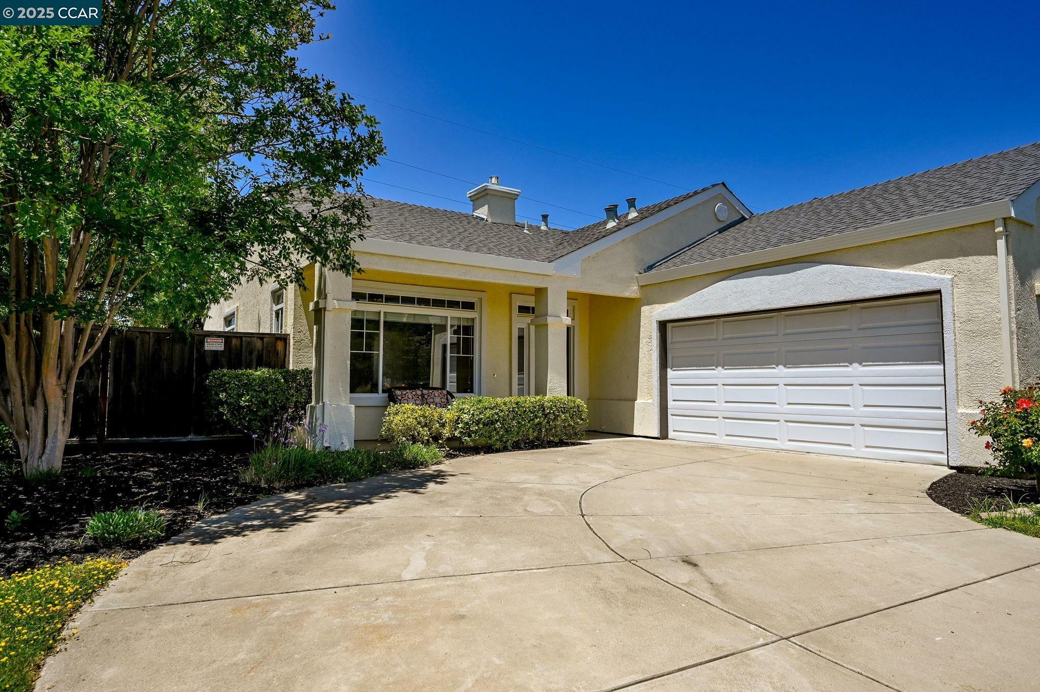 Property Photo:  2924 Gelding Ln  CA 94551 