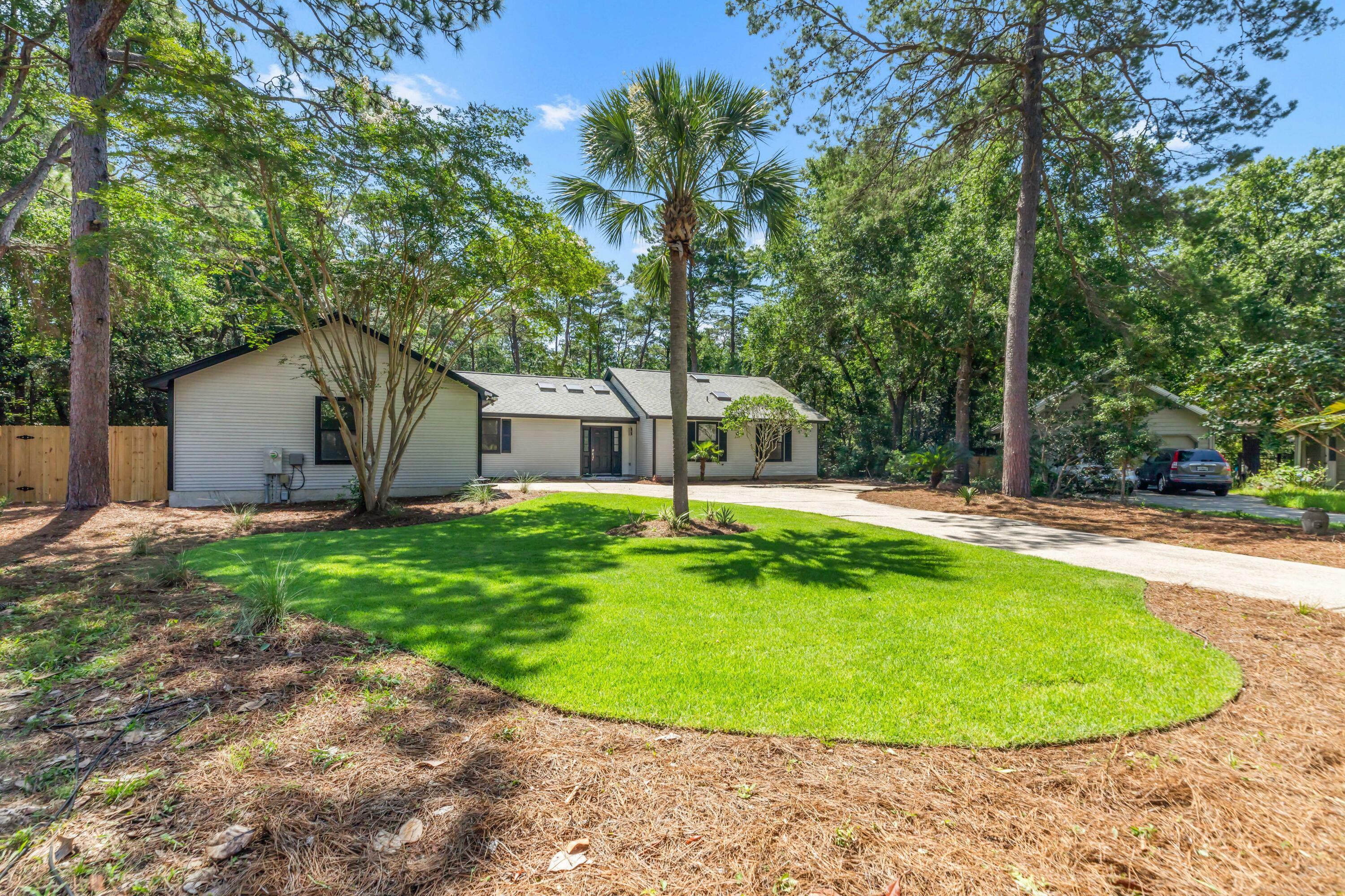 Property Photo: 212 Jamaica Cove FL 32578