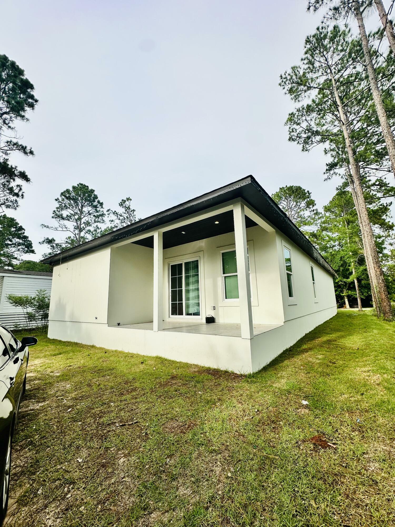 Property Photo: 213 Central 6th Street Street FL 32459