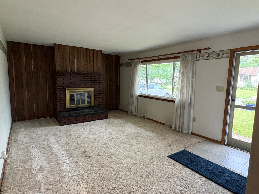 Property Photo:  2810 E 28 Street  PA 16510 