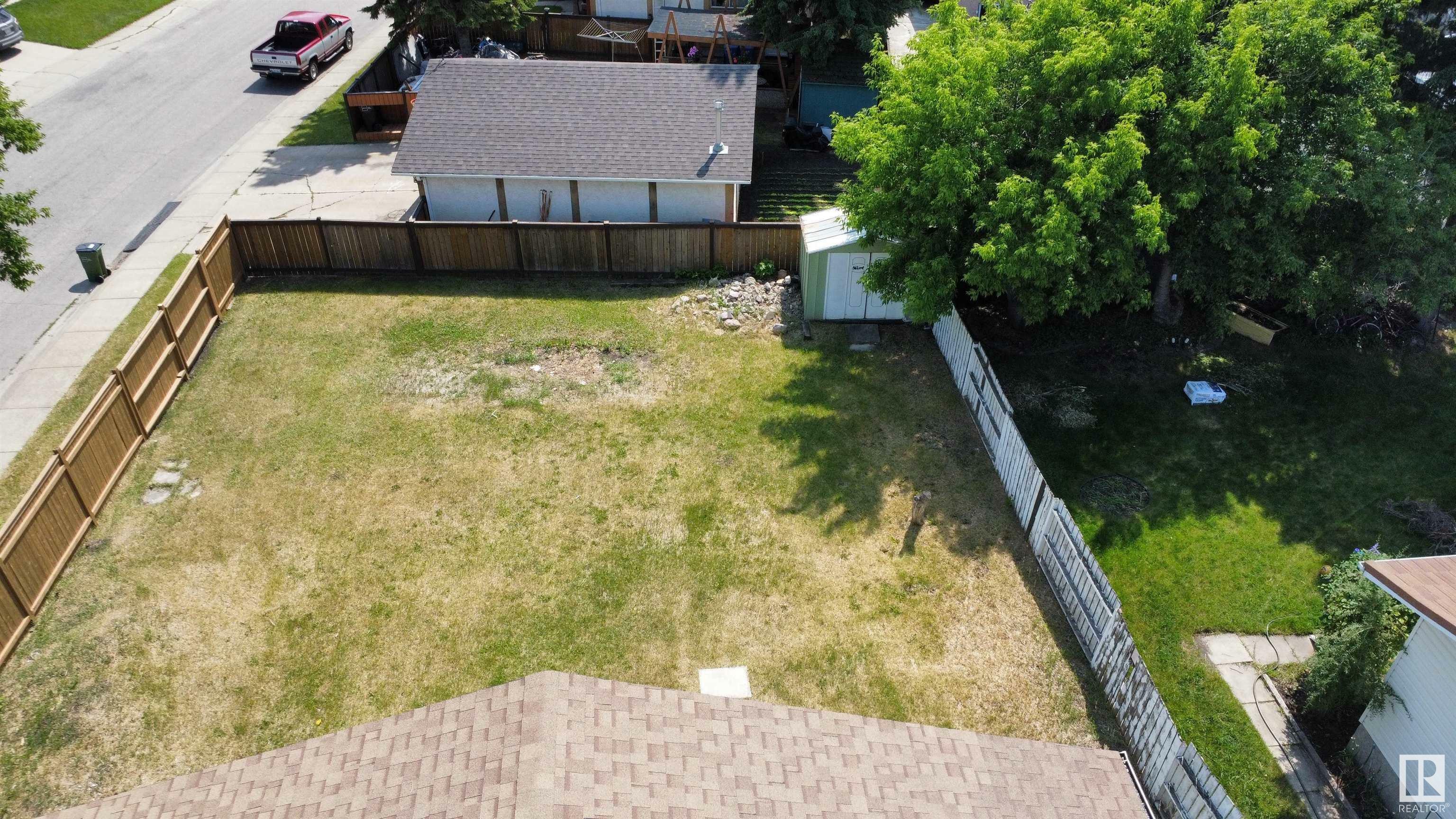 Property Photo: 7336 21 Avenue NW AB T6K 2C4