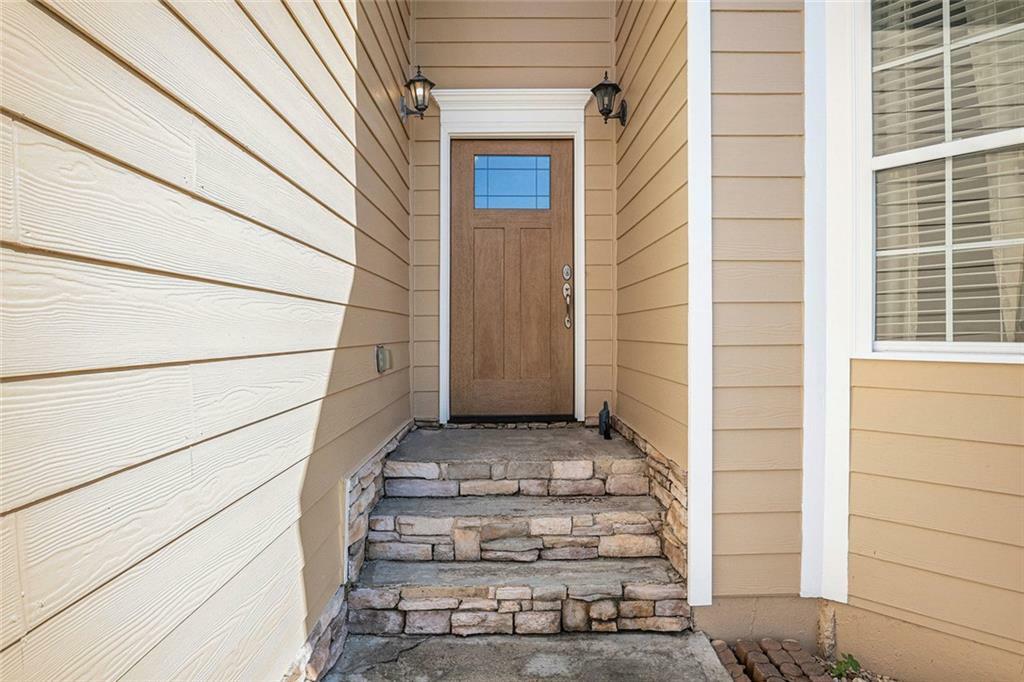 Property Photo: 915 Pebble Creek Trail GA 30024
