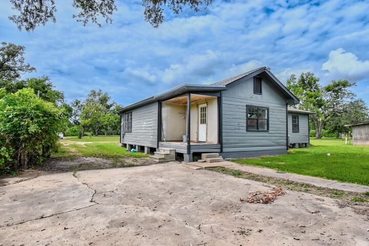 Property Photo:  6615 Live Oak Drive  TX 77541 