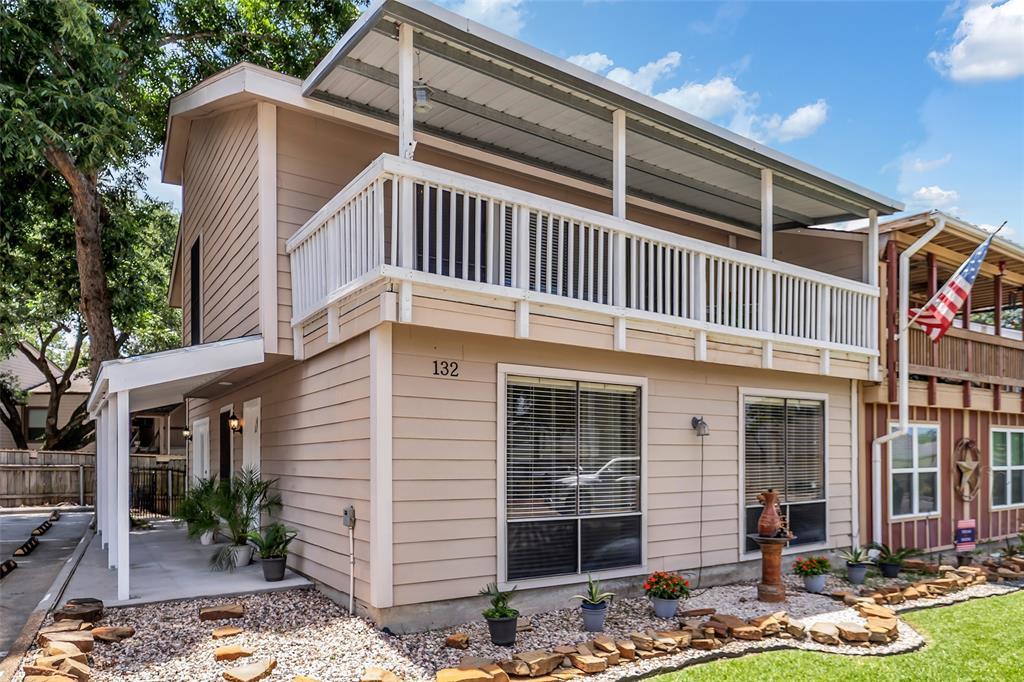 Property Photo: 132 April Point Drive N TX 77356