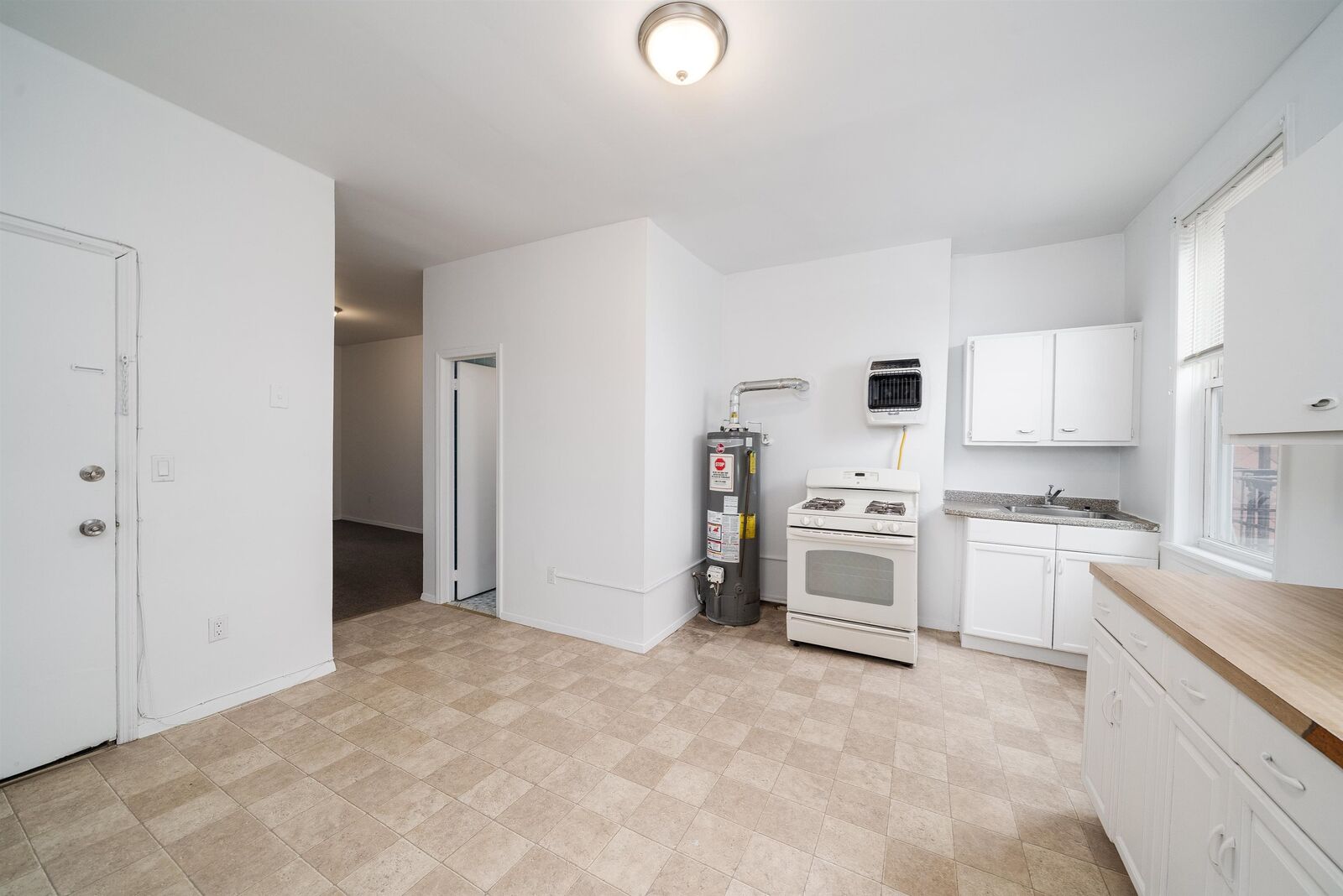 Property Photo: 434 Central Ave 3R NJ 07307