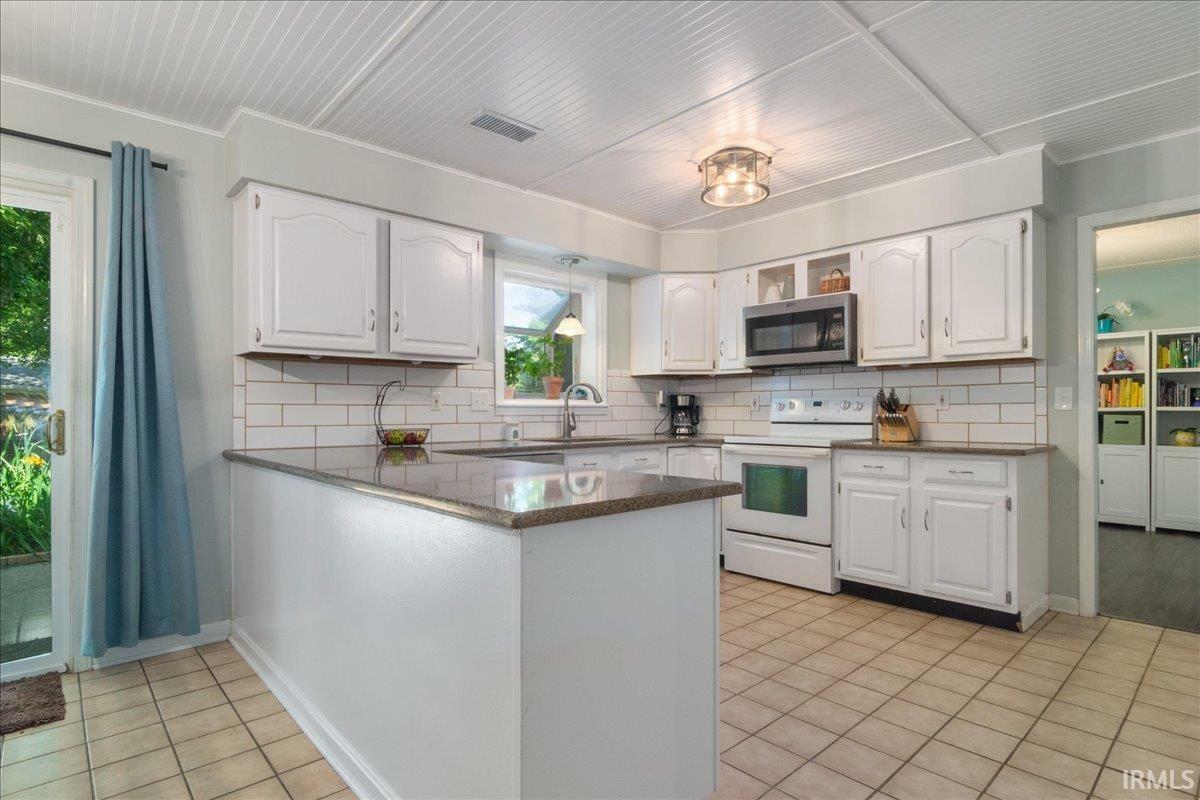 Property Photo:  4099 Secretariat Drive  IN 47630 