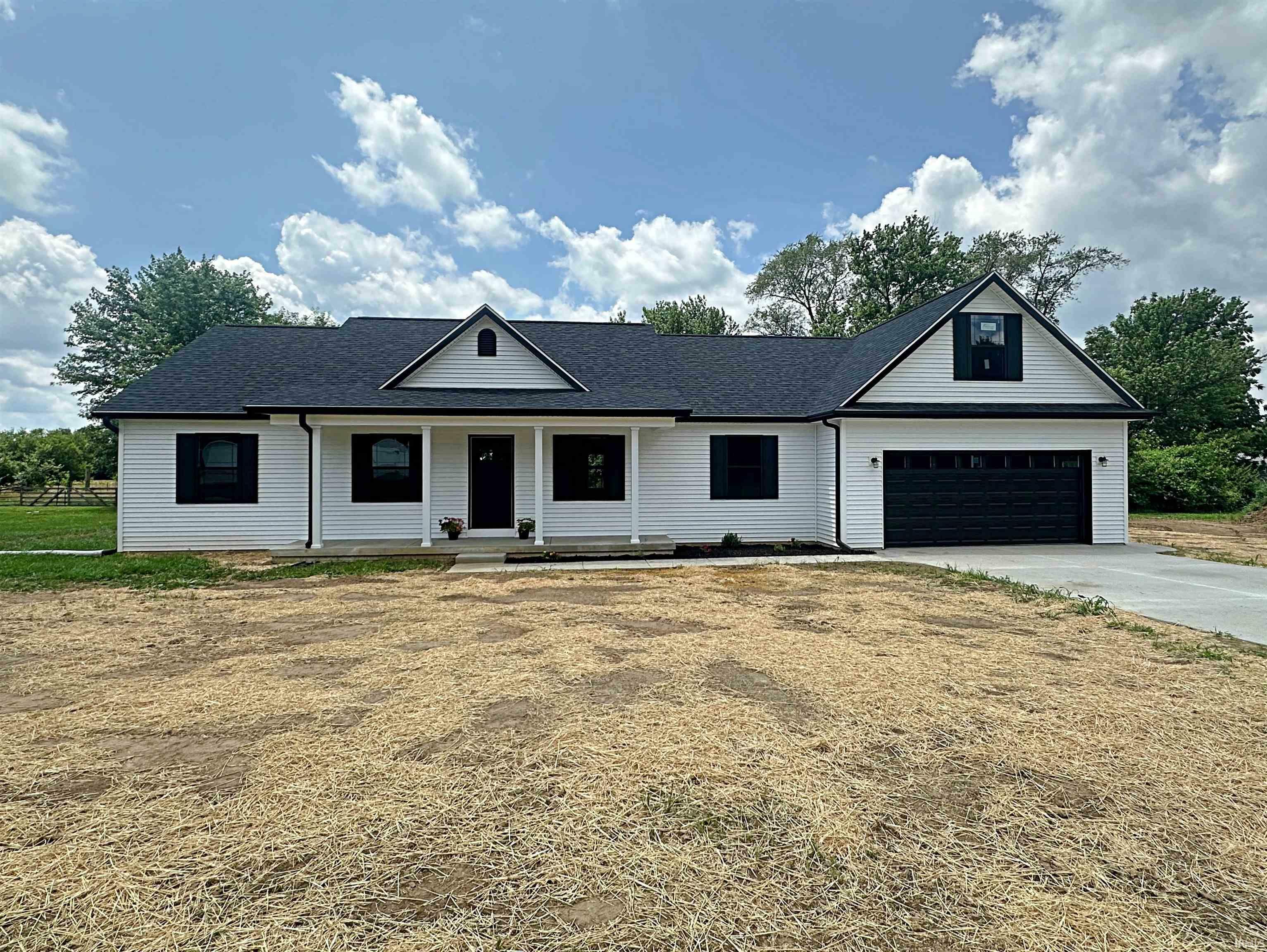 Property Photo: 1405 Rosewood Drive IN 47501