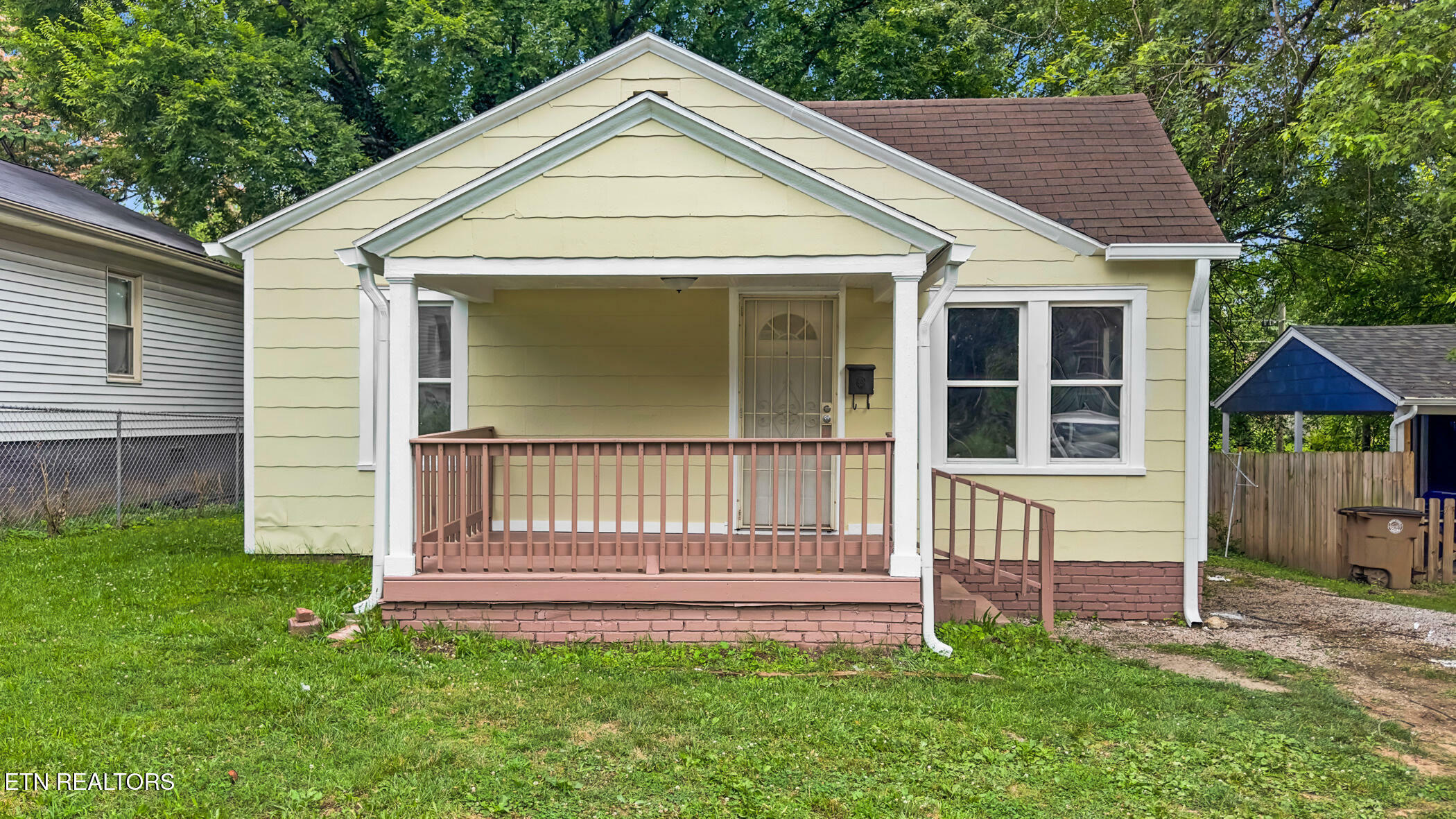Property Photo: 2228 Lawson Ave TN 37917