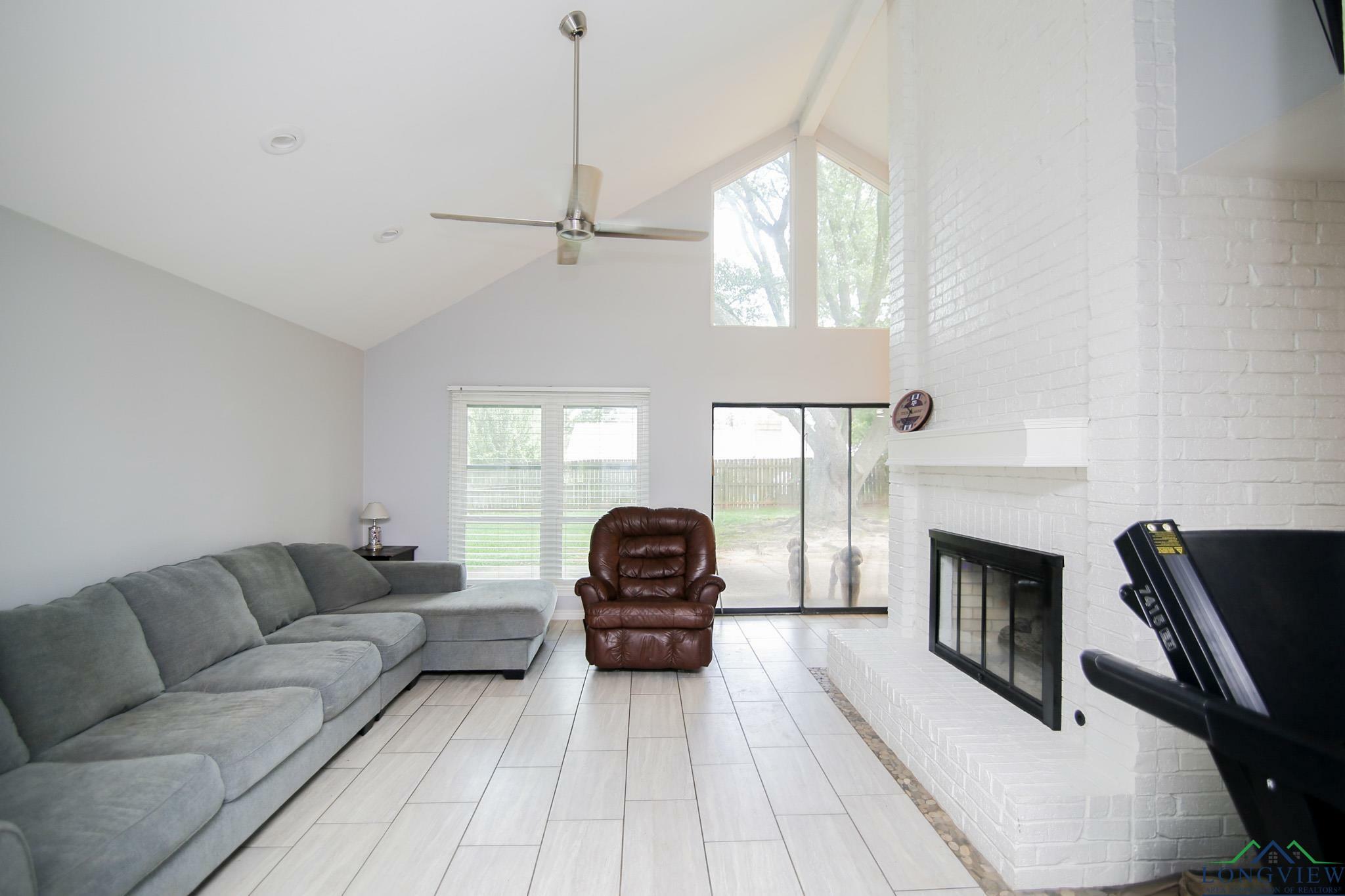 Property Photo: 1805 McCord St TX 75605