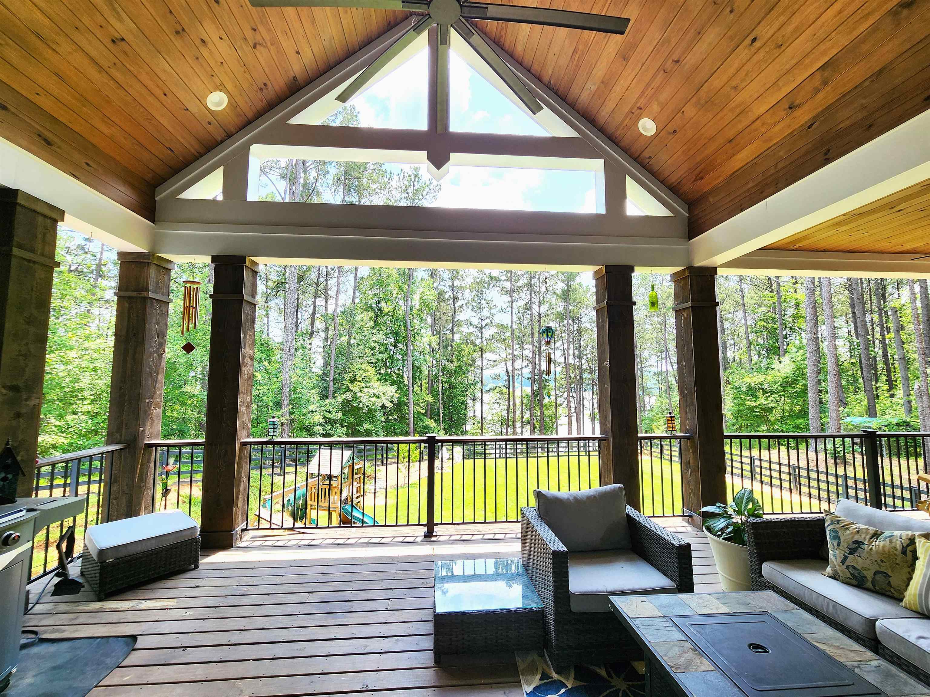 Property Photo: 1090 Forest Heights GA 30642