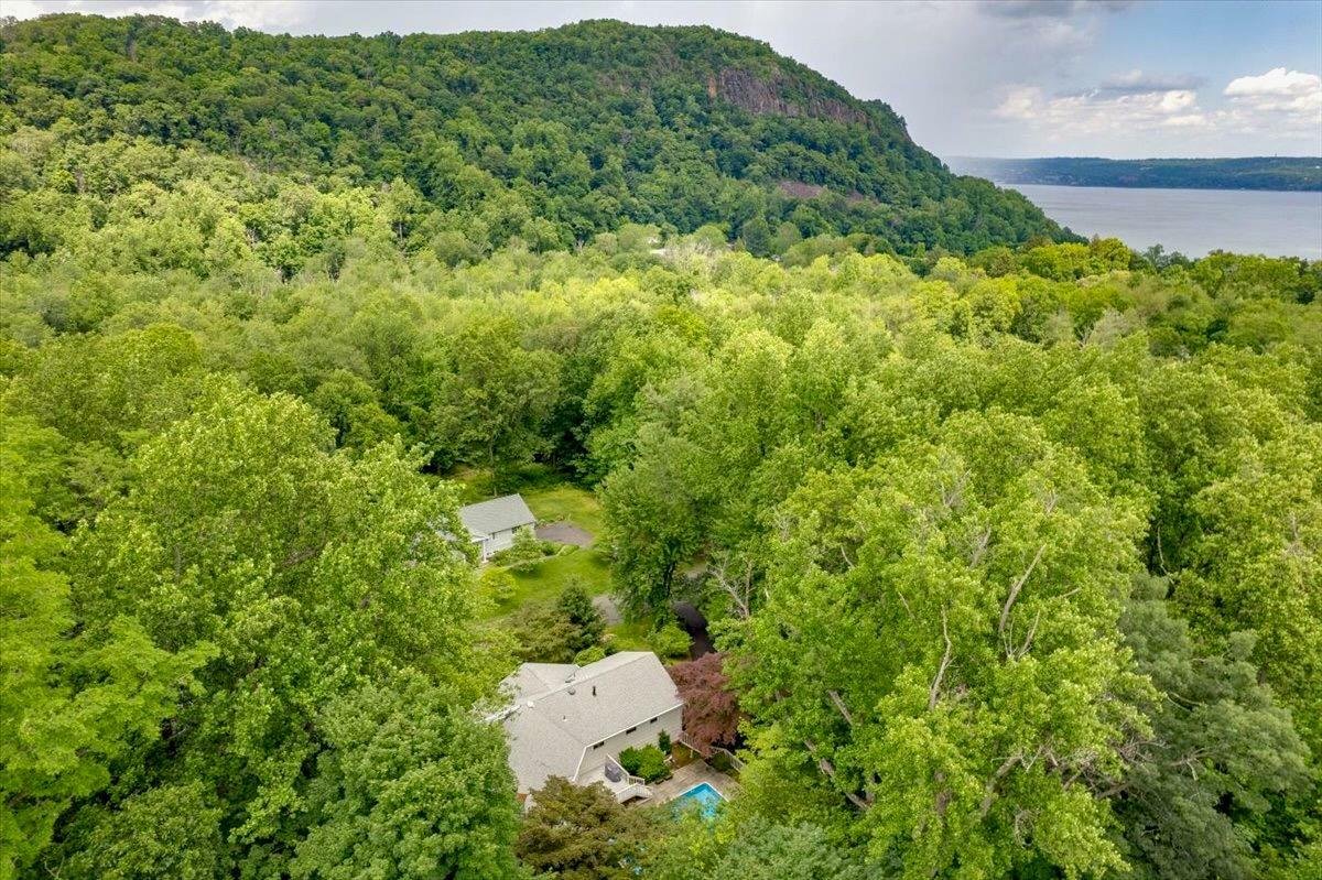 Property Photo:  205 Radcliff Drive  NY 10960 