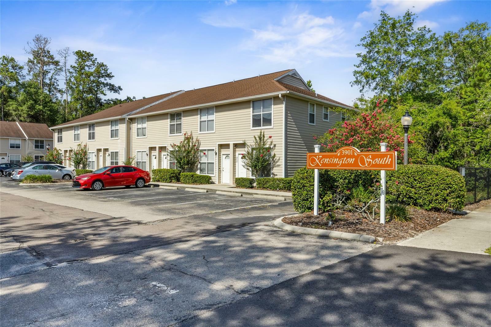 Property Photo: 3901 SW 20th Avenue 806 FL 32607