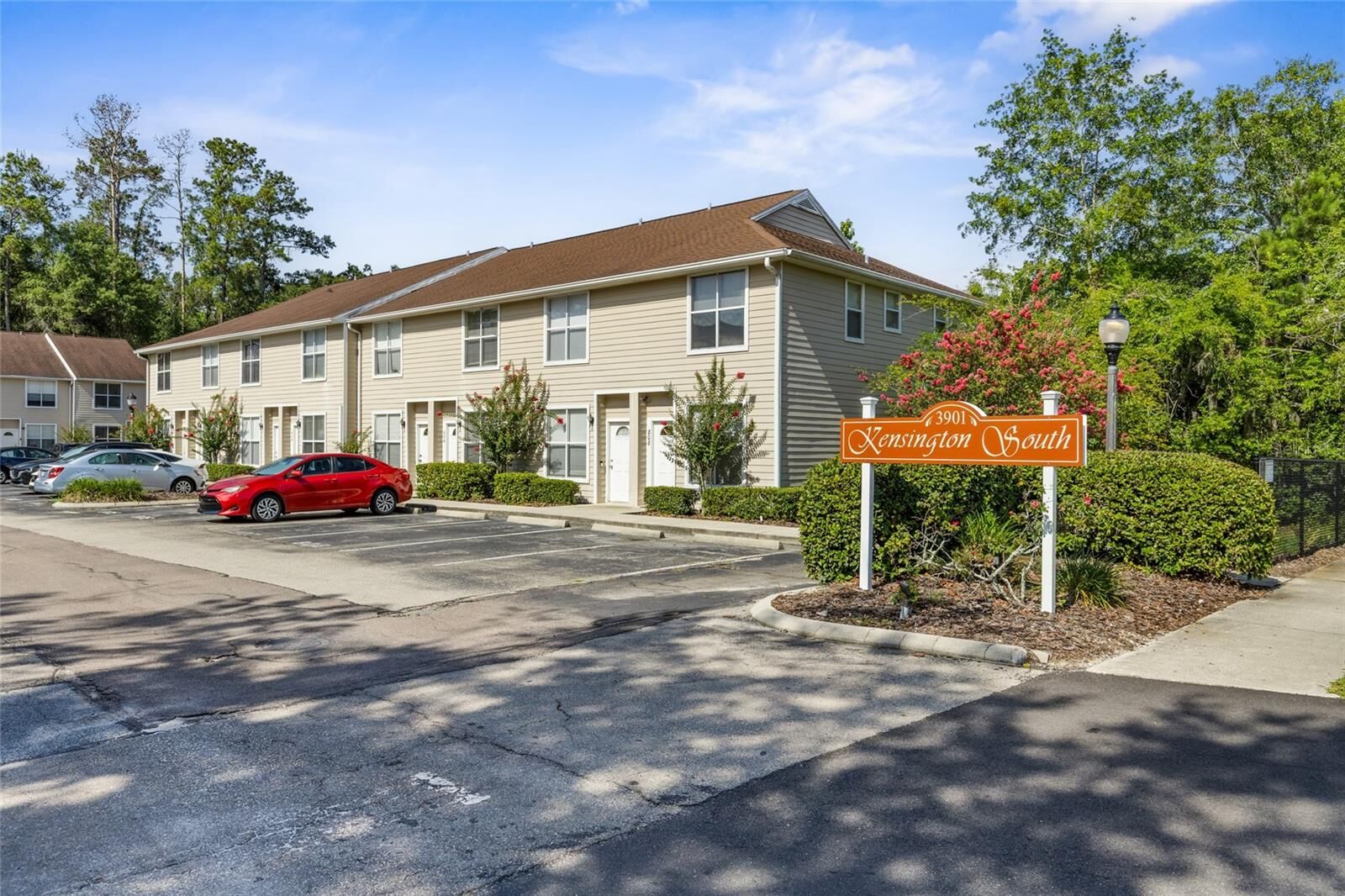 Property Photo:  3901 SW 20th Avenue 806  FL 32607 