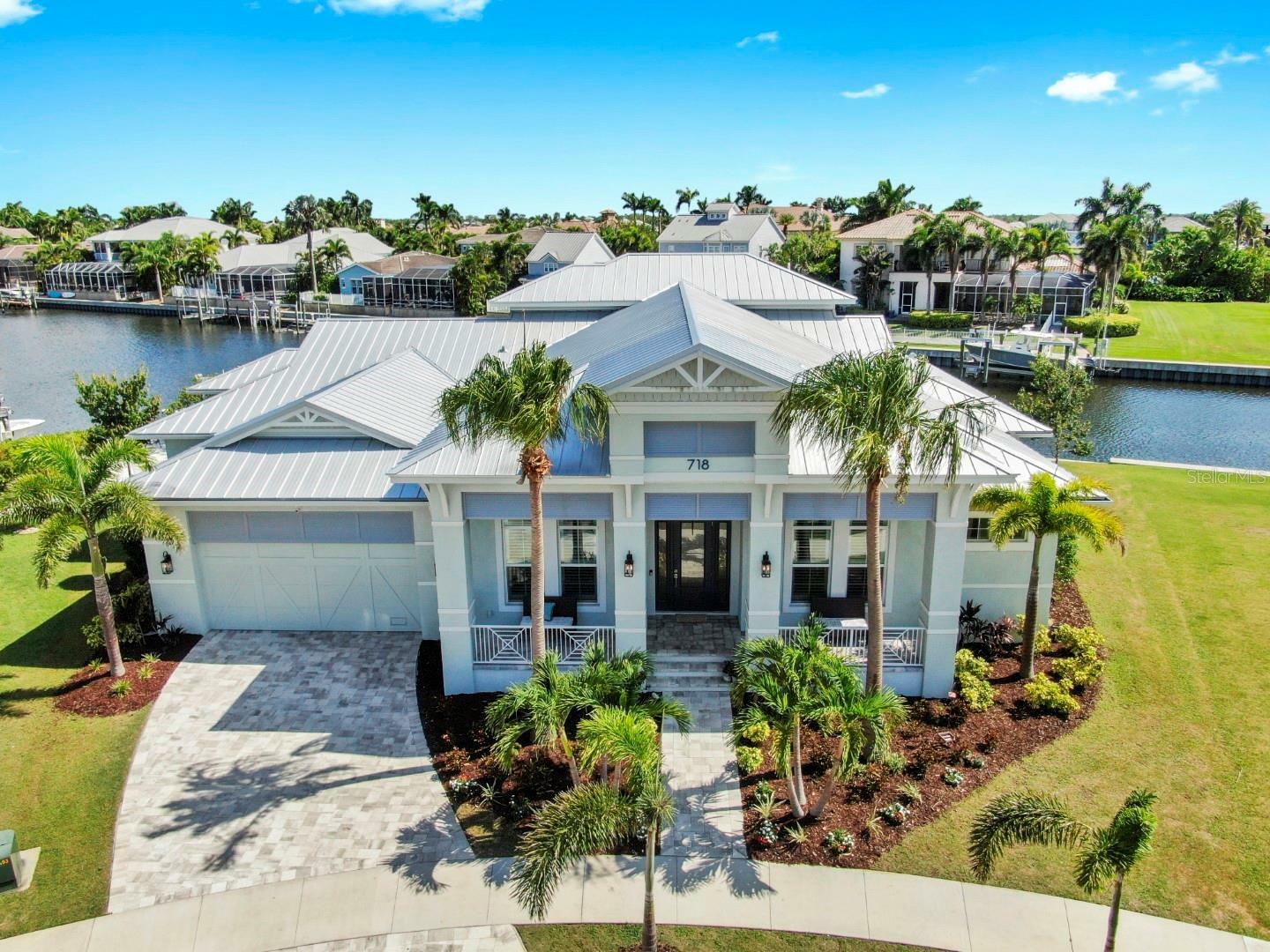 Property Photo: 718 Pinckney Drive FL 33572