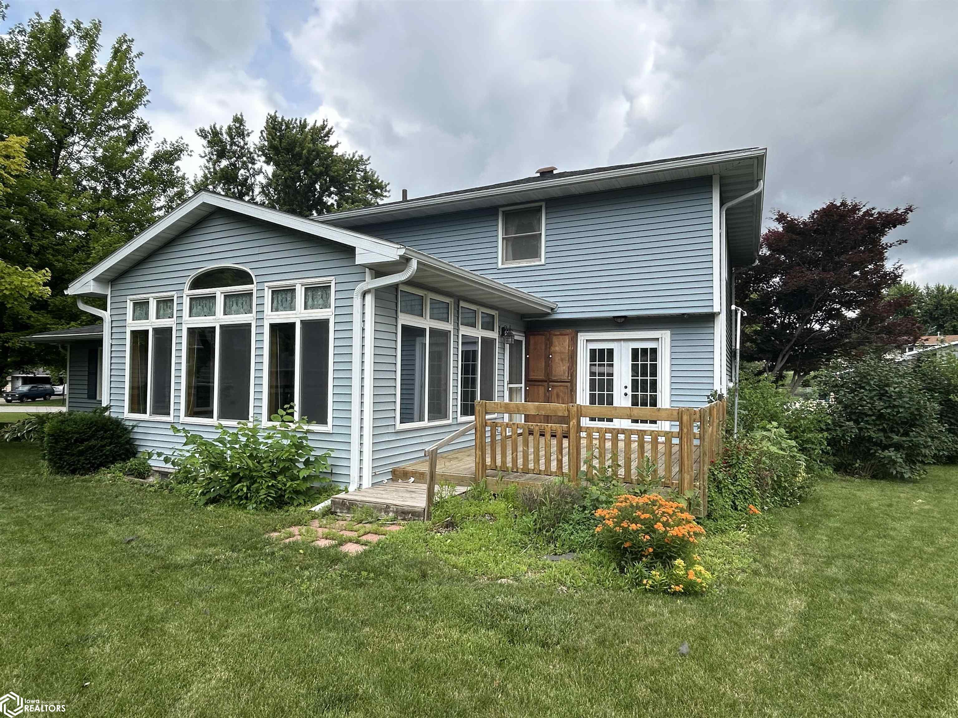 Property Photo: 2207 Wakefield Drive IA 50158